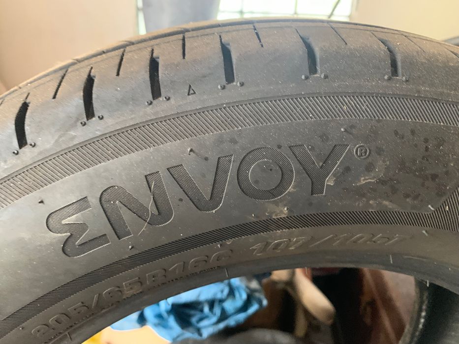 Pneus carga 205/65 R16