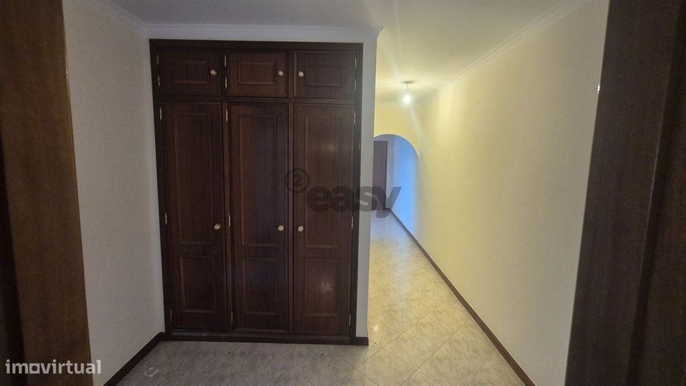 T2 na Cavaleira com parqueamento