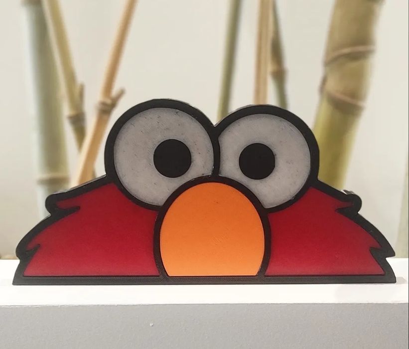 Imagem decorativa do famoso Elmo da Rua de Sésamo
