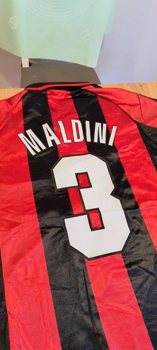 Sprzedam nową koszulkę AC Milan