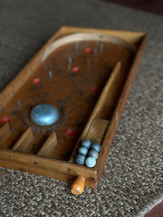 Jogo pinball muito antigo dos primeiros