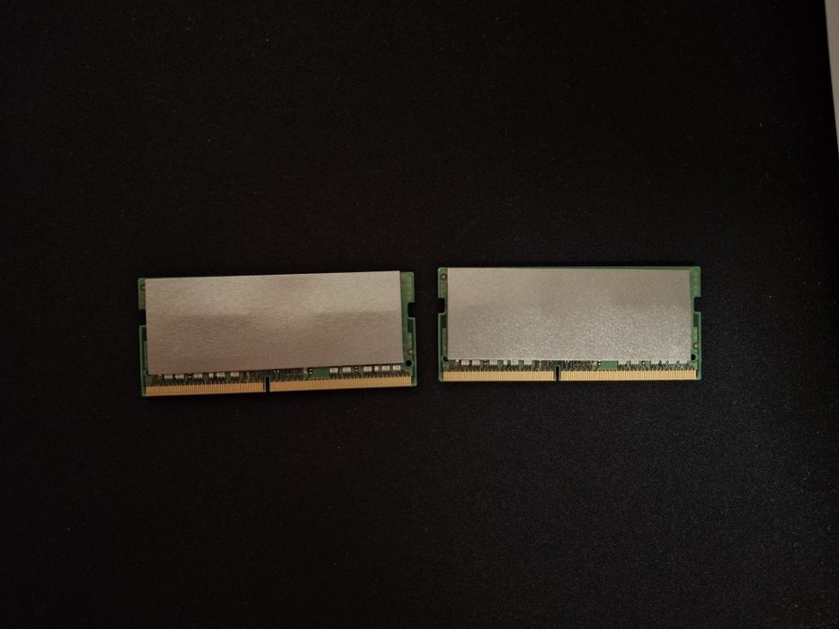 Продаю два модулі Samsung DDR4 8 GB 3200 MT/s