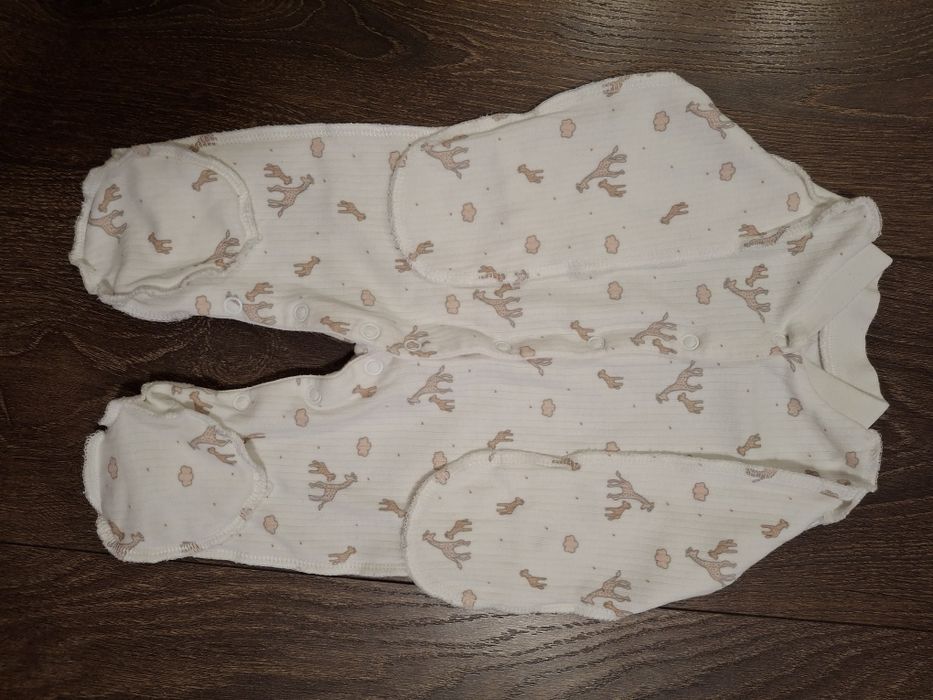 Продам набір дитячого одягу