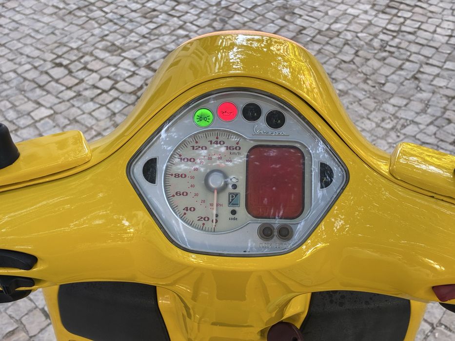Vespa GTS 250 2005 com 35.000 km