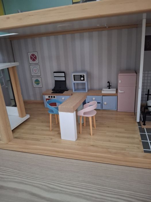 Domek dla lalek z wyposazeniem + gratis