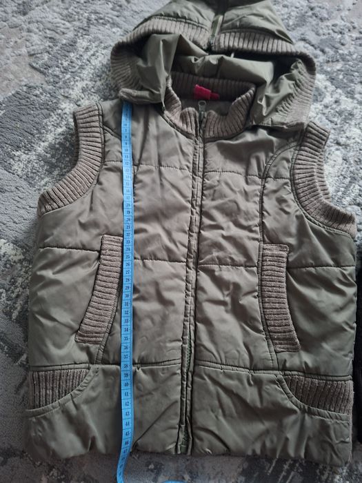 Дві безрукавки ...