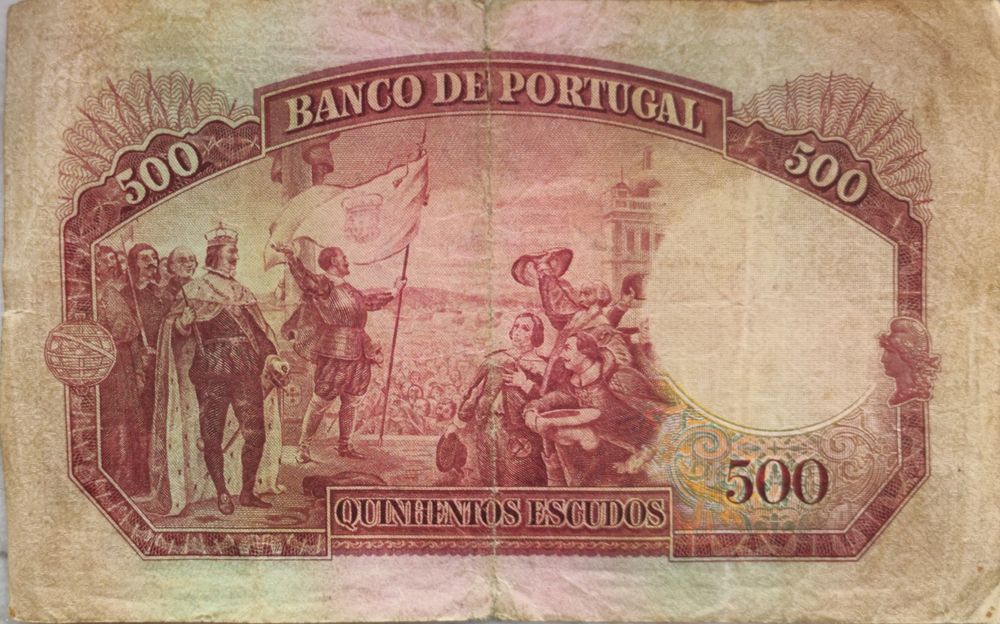 Notas antigas em bom estado