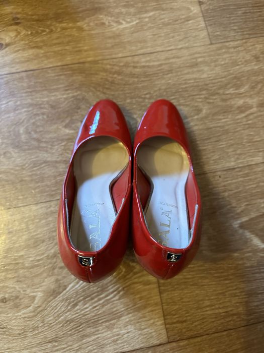 Червоні каблуки