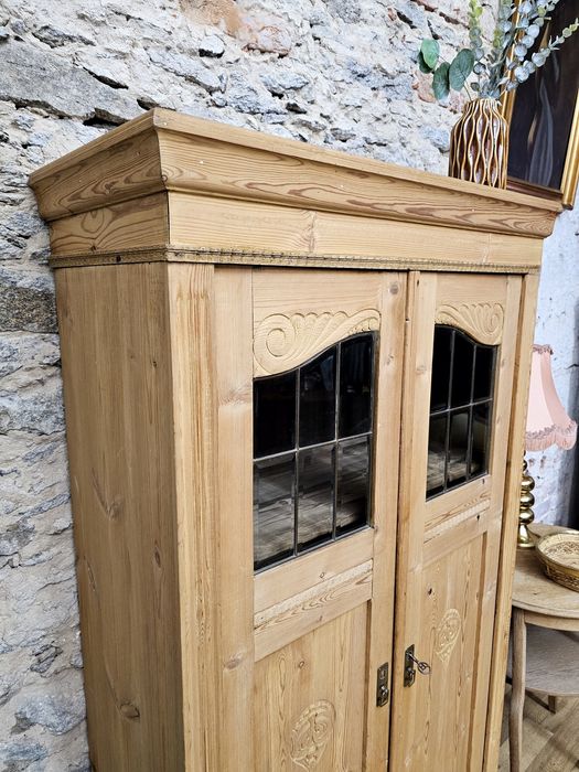 Secesyjna bieliźniarka / szafa/komoda – fazowane szyb