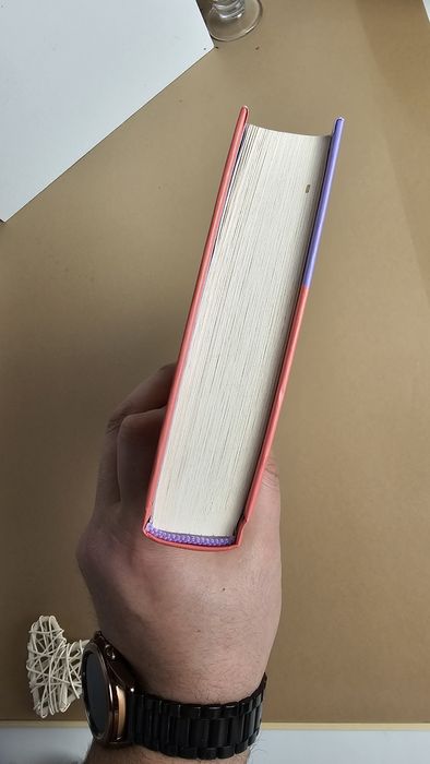 Мертві романтики — Ешлі Постон