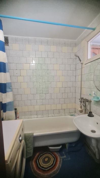 Продається 2-х кімнатна Чешка (військове містечко)