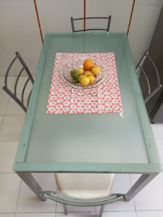 Mesa cozinha, sala ou escritório em vidro