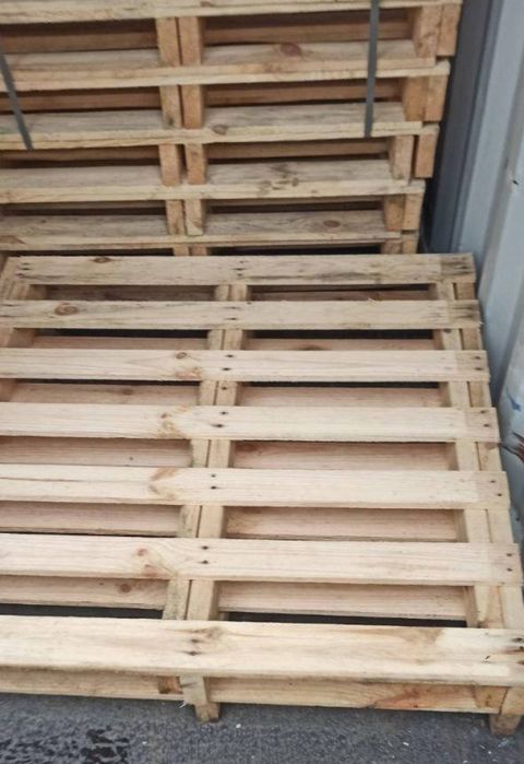 Піддони (палети) дерев`яні, цілі