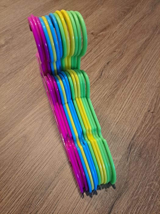 Cabides para roupa de criança