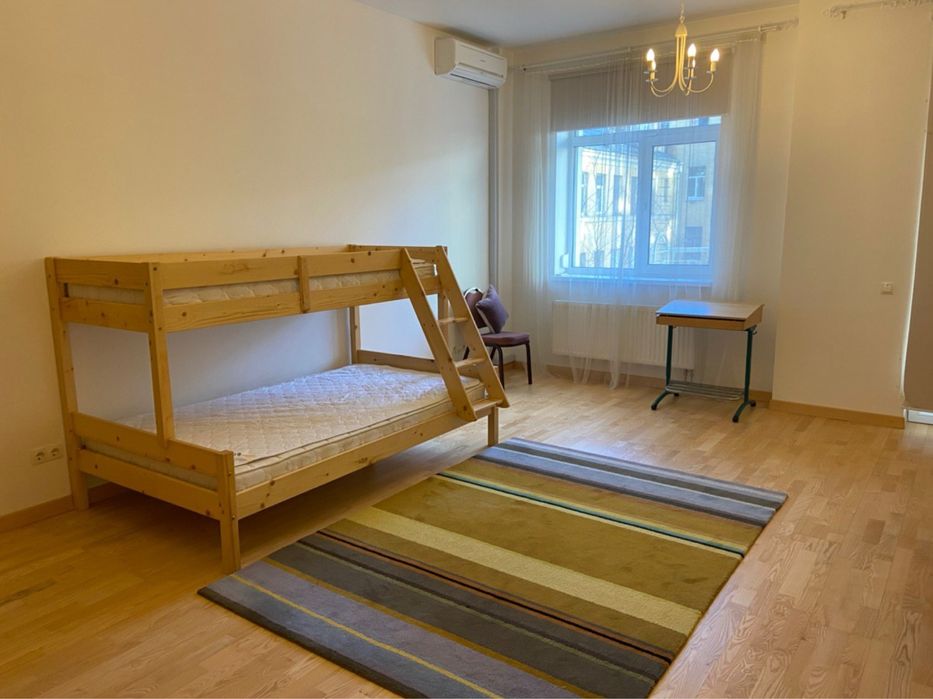 Ліжко +2 матраци, дитяче двоярусне з масиву сосни 120*200см і 80*200см