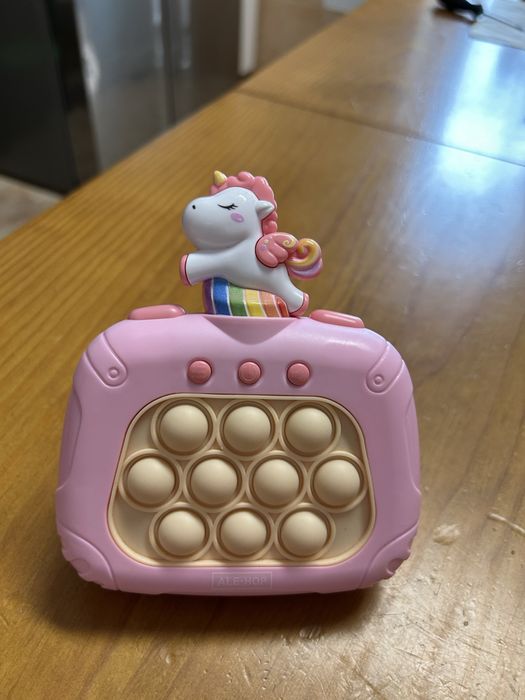 Vendo brinquedo para crianca .