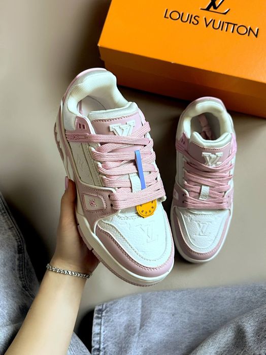 Louis Vuitton Trainer Sneakers Pink White (без предплат)

А Банк
