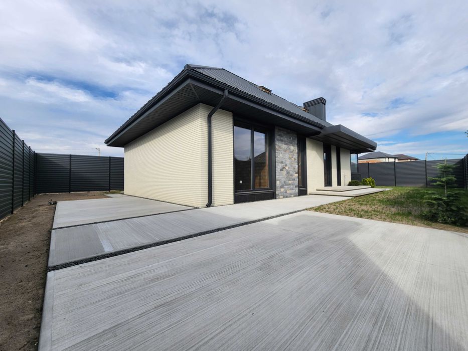 Від забудовника! Продам будинок, газ, світло, вода. Телефонуйте.