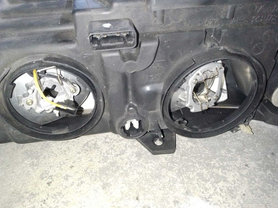 Otica farol drt e esq Renault Laguna II