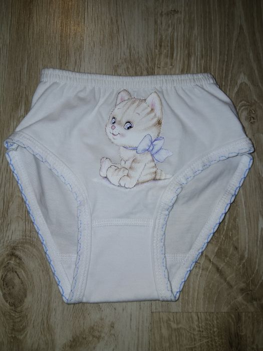 Zestaw majteczek dziewczęcych 110