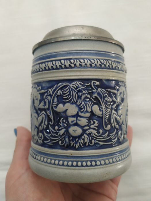 Conjunto de 6 canecas alemãs com tampa em estanho