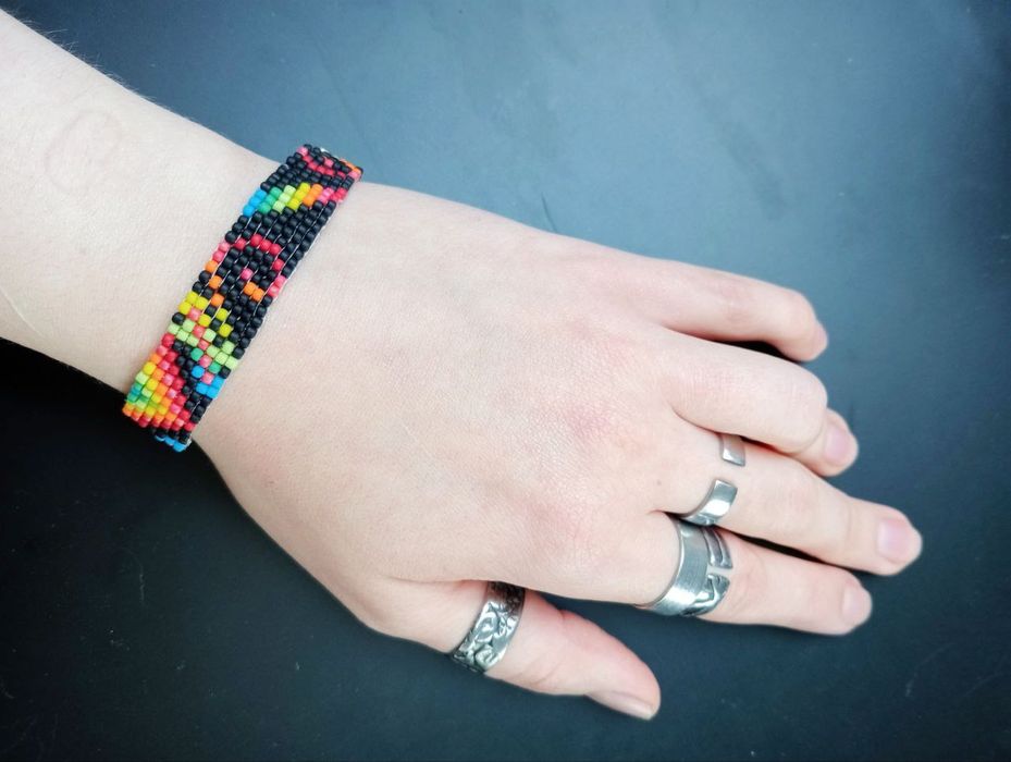 Bransoletka z muliny wykonana ręcznie.