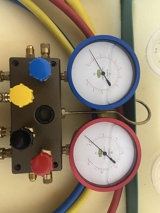 REFCO M4-3-DELUXE R12 (R134a)  MADE Switzerland  Маномитри 80мм 1класс