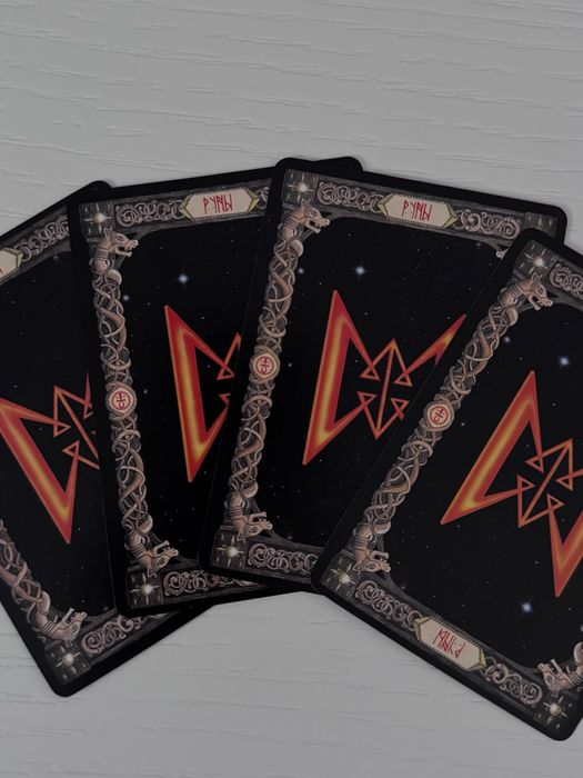 Колода таро. Оракул Руны Магическая Сила