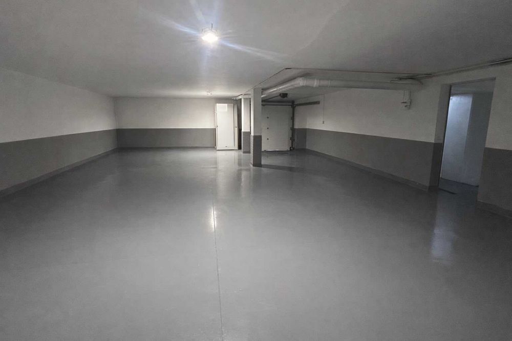 Moradia T4 com piscina na Venda do Pinheiro