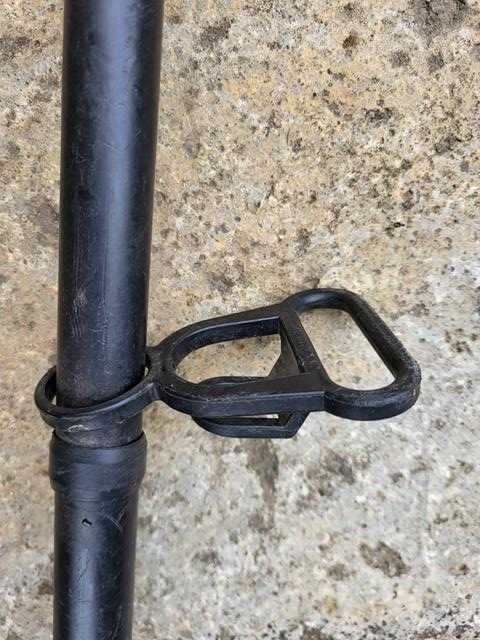 Używany wyłącznik KOSIARKI elektrycznej wraz z uchwytem - kompletny