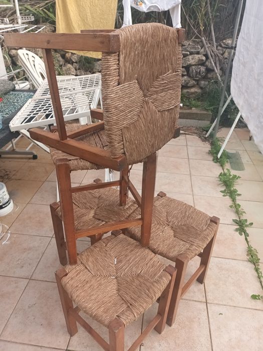 Cadeira e bancos