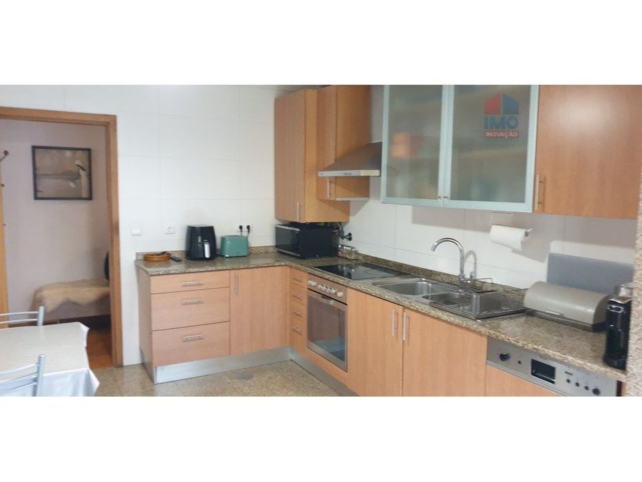 Apartamento T3 Com 2 Lugares De Garagem No Centro De Vila Real