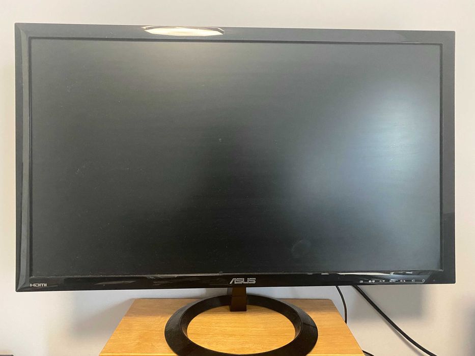 Komputer stacjonarny do pracy i gier + monitor ASUS 24"