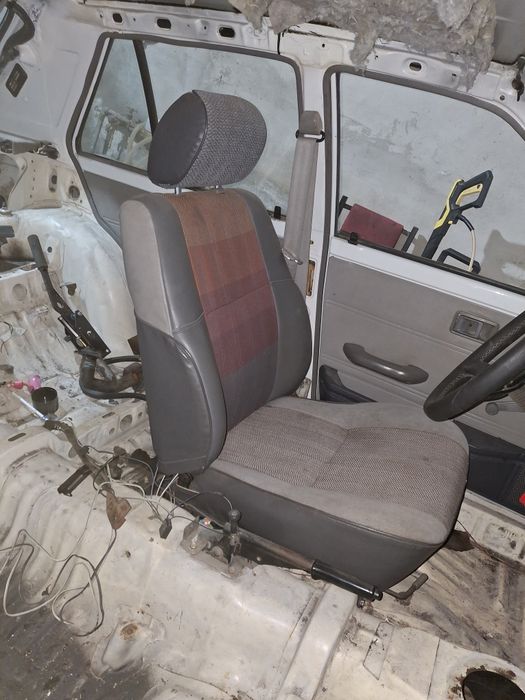 Toyota starlet kp6 bancos
