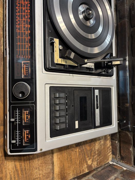 Gramofon + Magnetofon Clubmeister CB 1001