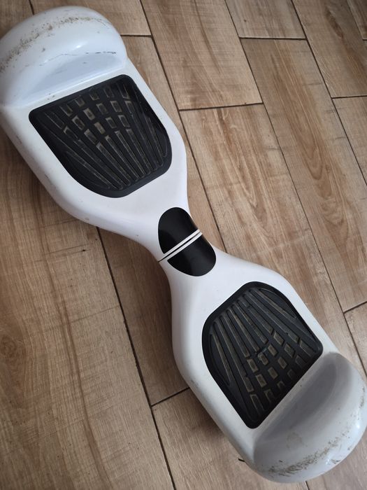 Hoverboard elektryczny + ładowarka
Sprzedam hoverboard widoczny na zdj