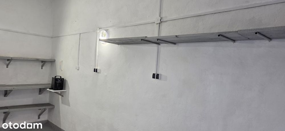 Garaż do wynajęcia duży z kanałem i prądem po remoncie 18 m². - Widok 3