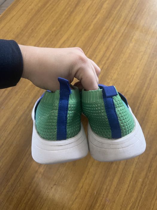 Кроссівки легенькі