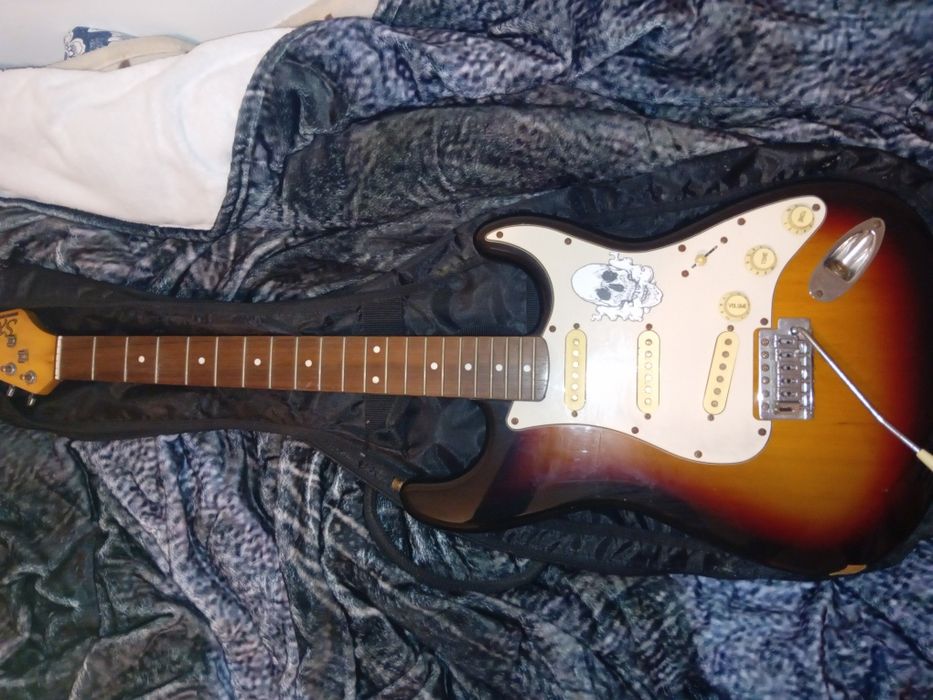Guitarra elétrica sx