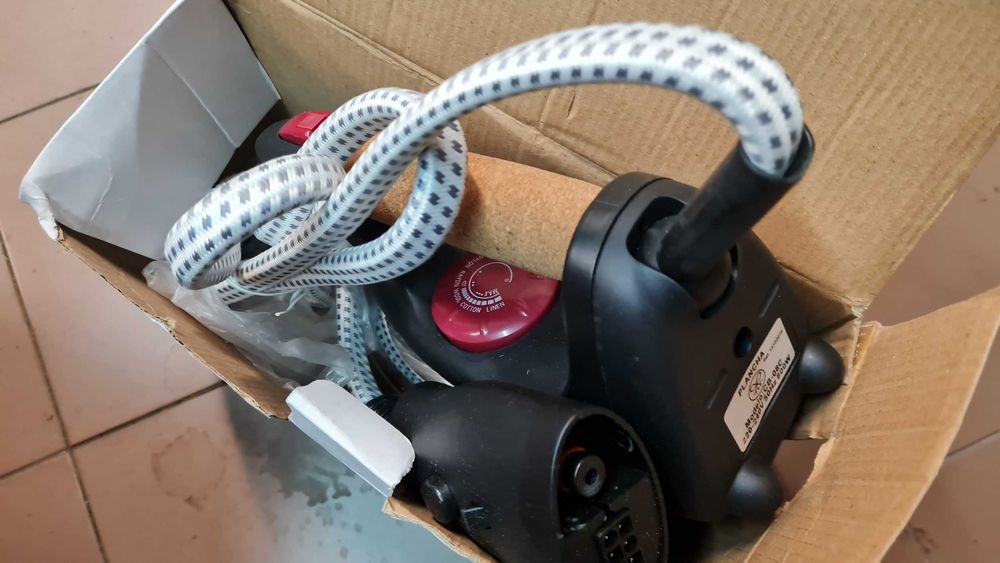 Vaporeta JRD com prancha - Máquina limpeza a vapor e ferro engomar