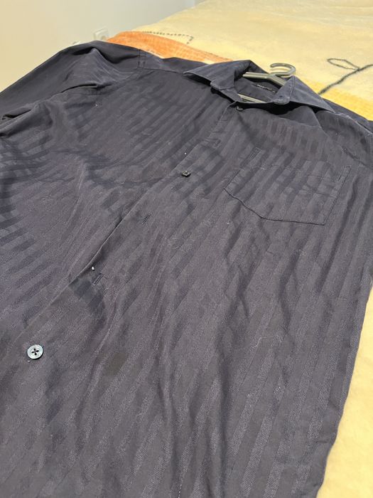 Camisa under blue azul escuro e massimo duti