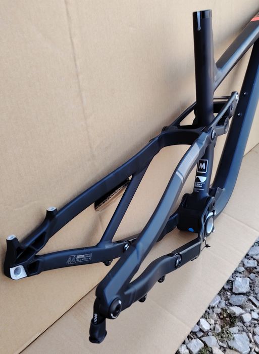 Rama Full MTB FUJI RAKAN LT 29" roz. M 17,5" skok 150mm Enduro Trail AM