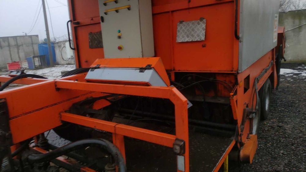 Продам дорожный комбайн Madrog KD3 2007 г.