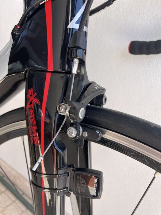 Bicicleta de Ciclismo Fuji em Carbono