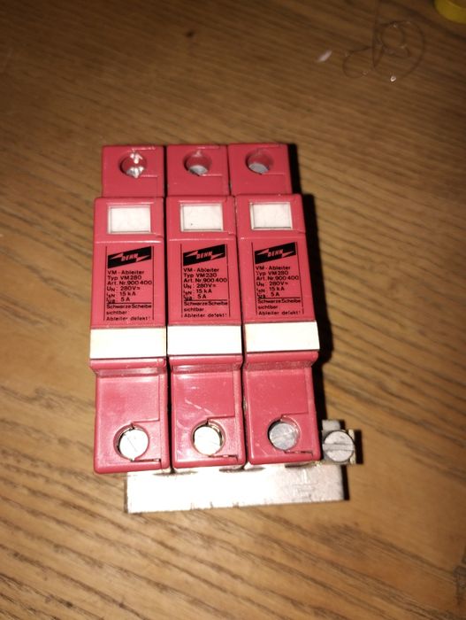 Bezpieczniki Wyłączniki nadpradowe itp automaty trójfazowe