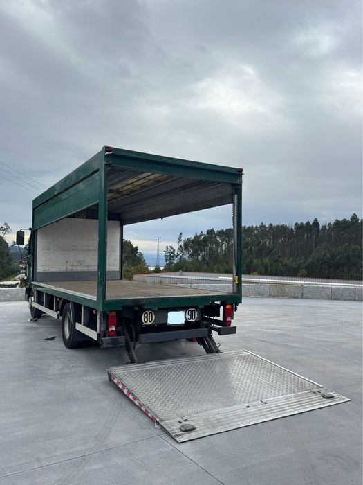 Renault Midlum com Plataforma Elevatória