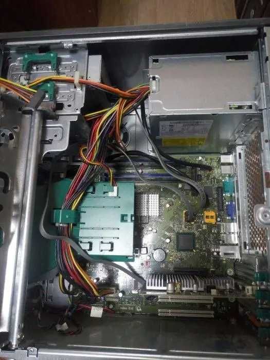 Системний блок комп'ютер FUJITSU E5500 RAM 4 ГБ Radeon HD 3450
