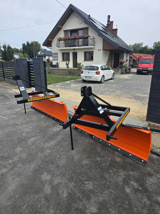 Pług śnieżny z obracaną wieżyczką c330