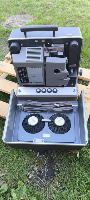 Projektor Bell  Howell Filmosound 658