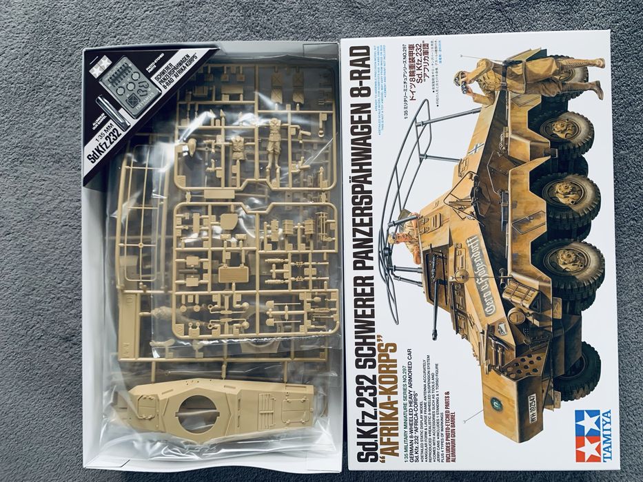 Pojazd Sd.Kfz.232 Schwerer Panzerspahwagen Afrika Korps Tamiya 35297